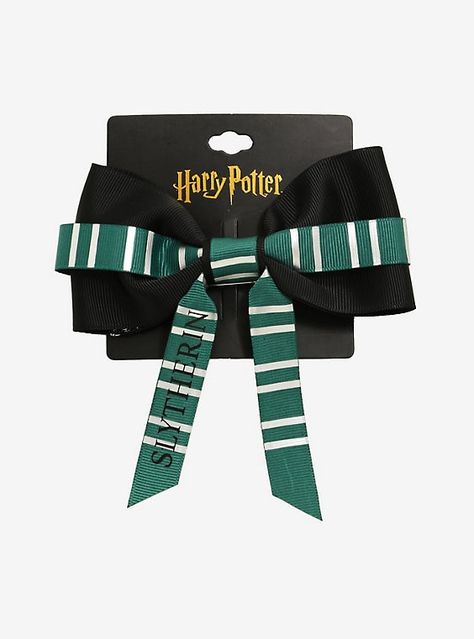 Slytherin Hair, Slytherin Diy, Harry Potter Hair, Slytherin Scarf, Slytherin Traits, Slytherin Tattoo, Slytherin Jewelry, Harry Potter Hairstyles, Slytherin Funny