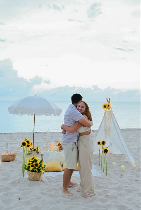 #picnic #picnicmiami #luxurypicnuc luxurypicnicmiami #proposalmiami #thingstodoinmiami #datenightideas #beachpicnic Picnic Preparation, Wedding Proposal Ideas Beach, Autumn Proposal, Dog Retreat, Proposal Ideas Beach, Romantic Beach Picnic, Picnic Proposal, Social Kitchen, Autumn Picnic