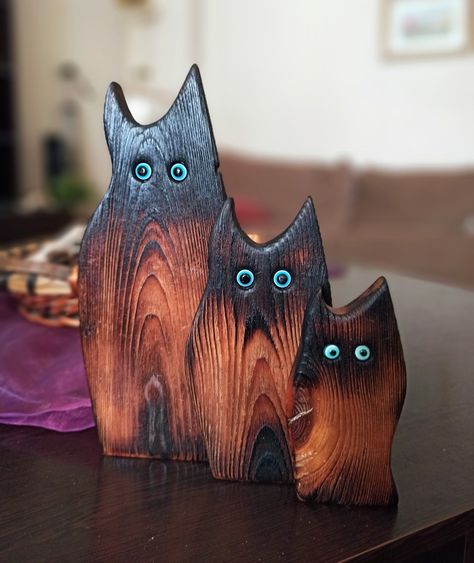 Wooden Cats Diy, Wood Cats, Wooden Cats, Tre Kunst, Scrap Wood Crafts, Halloween Wood Crafts, Wood Craft Projects, Wood Art Projects, Small Woodworking Projects