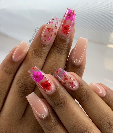 Nail Art Fleur, Apple Emojis, Short Coffin Nails Designs, Encapsulated Nails, Clear Acrylic Nails, Flower Nail Designs, Unique Acrylic Nails, Dry Nails, Flower Nail Art