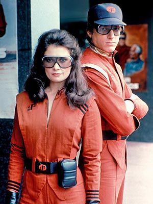 Loved this 80's TV show V ヅ Faye Grant, V Tv Show, Jane Badler, Tv Show Halloween Costumes, 1980s Tv, 80 Tv Shows, Sci Fi Tv Shows, 80s Tv, Science Fiction Movies