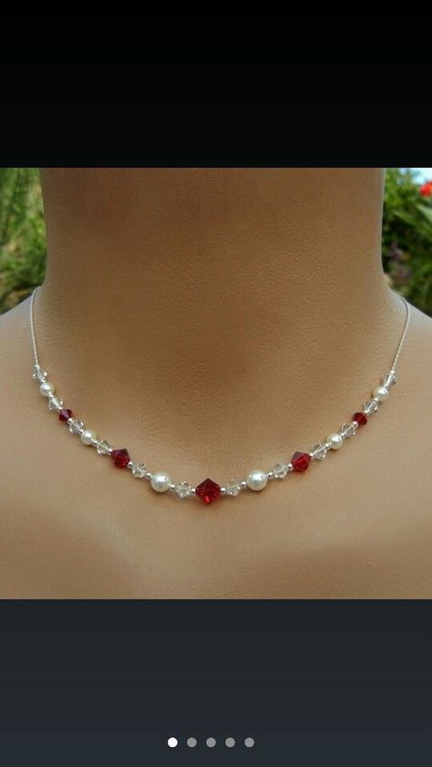 Gold Necklaces Women Indian, Crystal Beads Necklace Design, Gold Necklaces Women, Pearl Necklace Diy, Diy Necklace Designs, Beaded Wedding Jewelry, Inexpensive Jewelry, Necklaces Women, Beaded Jewelry Necklaces