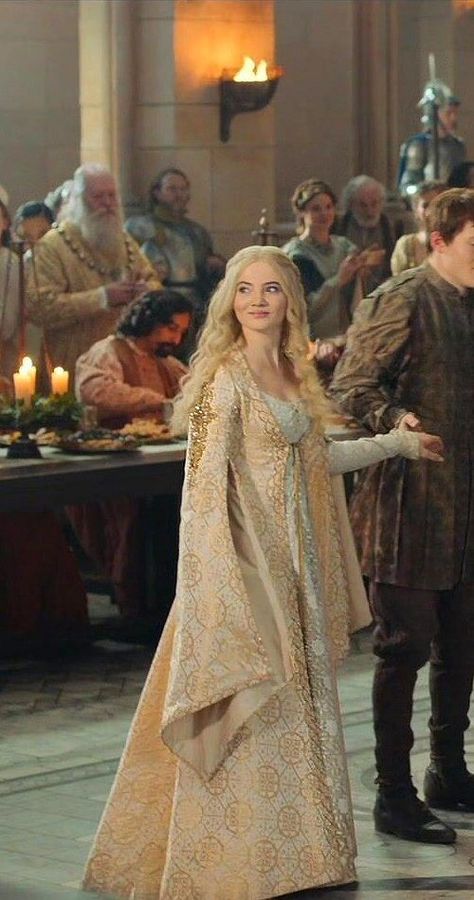 Medieval Dress Aesthetic, White Medieval Dress, The Witcher Ciri, Witcher Ciri, Game Of Thrones Dress, Game Of Thrones Outfits, Medieval Princess, Dragons Clothes, Medieval Gown