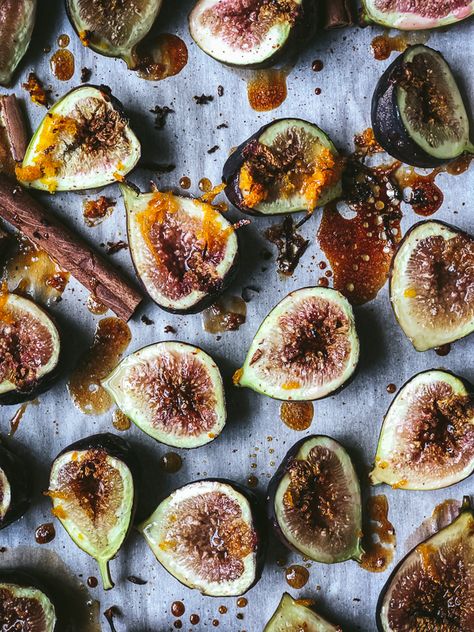 Figs And Honey, Roasted Figs With Honey, Baked Figs With Honey, Roasted Figs Recipes, Mad Honey Book Recipes, Vegan Desert Recipes, Baked Figs, Honey Substitute, Party Boards