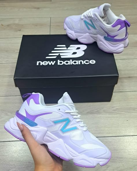 Nike Shoes Women Fashion, Pretty Sneakers, New Balance Womens, Trendy Shoes Sneakers, Pretty Shoes Sneakers, Shoes Outfit Fashion, Cute Nike Shoes, Cute Sneakers, Fresh Shoes