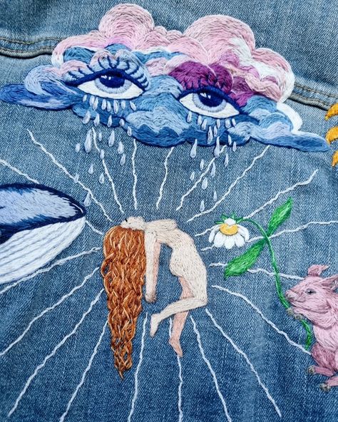 Hippie Embroidery, Beaded Artwork, Embroider Ideas, Embroidered Wall Art, Denim Embroidery, Sun Moon Stars, Brand Dresses, Art Diary, Hand Embroidery Art