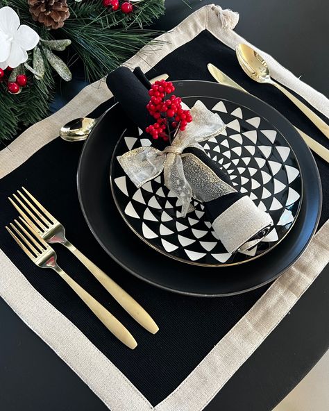 Shop Thyme & Table Dinnerware Black & … and other curated products on LTK, the easiest way to shop everything from your favorite creators. Thyme And Table Kitchen, Thyme And Table Dinnerware, Thyme And Table, Tablescape Christmas, Black Dinnerware, Table Decor Ideas, Top Decor, Table Kitchen, Christmas Tablescapes