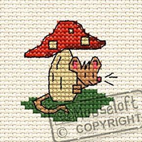 Cross Stitch Uk, Mouse Cross Stitch, Fabric Christmas Decorations, Tiny Cross Stitch, Mini Cross Stitch, Mini Cross, Easy Stitch, Cross Stitch Cards, Cross Stitch Animals