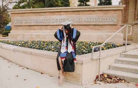 Ut Arlington Graduation Pictures, Ut Arlington, Graduation Pic Ideas, Graduation Pic, College Graduation Photoshoot, College Graduation Pictures Poses, Grad Shoot, Grad Photography, Grad Pic