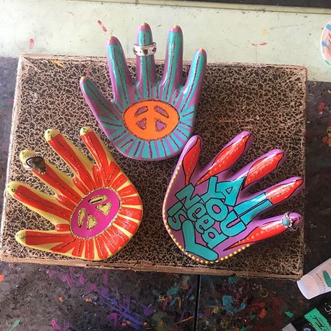 Give yourself a hand!! Ring and jewelry holders going to Bluefrog tomorrow. #allyouneedislove #peacesign #ringholder #jewelryholder #recycledart #hippie #hippieart #woodstockga #bluefrogimports #bluefrogart #deidrafy #woodstockga #bluefrogimports #bluefrogart #deidrafy #folkart #bohemian #handpainted #buylocal #buysmall #bohemianhacienda Clay Aesthetic Ideas, Clay Aesthetic, Hippie Crafts, Blue Frog, Camp Crafts, Yard Sculptures, Hippie Shop, Woodstock Ga, Sculpture Art Clay