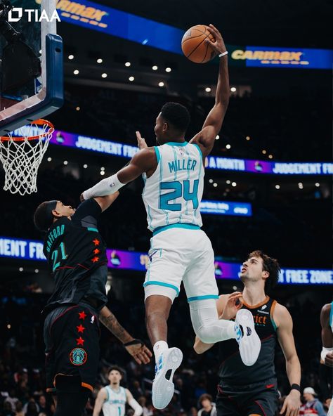 𝓱𝓸𝓸𝓹𝓲𝓷 𝓱𝓸𝓸𝓹𝓲𝓷 | Instagram Brandon Miller, Hornets Basketball, Basketball Background, Basketball Photos, Nba Wallpapers, Nba Pictures, Charlotte Hornets, Basketball Pictures, Football Wallpaper