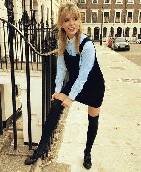 60s Inspired Outfits, 60s Outfit, 60s Outfits, School Aesthetics, Vanilla Girl Aesthetic, 60’s Fashion, Street Style London, Aesthetic Star, Fashion Week London