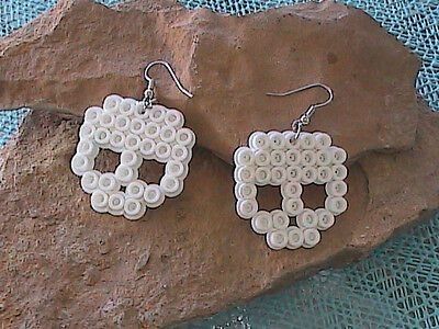 Earring Perler Beads, Perler Bead Skull, Perler Bead Earrings Patterns, Perler Beads Earrings, Alpha Crochet, Cute Perler, Perler Earrings, Perler Bead Earrings, Melty Bead Designs