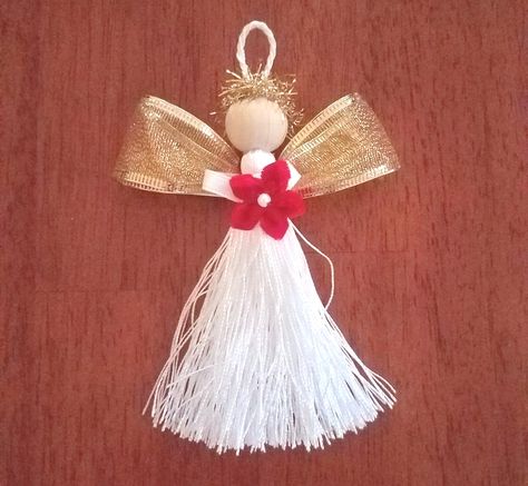 Tassel Angel - Craft Project from AllFreeCrafts.com Kids Crafts Ornaments, Angel Ornaments Diy, Dollar Store Diy Decorations, Jesse Tree Ornaments, Christmas Angel Crafts, Tassel Ornament, Diy Angels, How To Make Tassels, Christmas Angel Ornaments