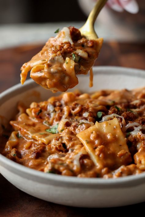 Easy creamy lasagna soup with a tomato-cream base is absolutely delicious and total comfort food. The lasagna sheets cook with the rest of the soup, so this is an easy, one-pan meal! Vegan Hot And Sour Soup, Creamy Lasagna Soup, Butter Chicken Lasagna, Creamy Lasagna, Food Sensitivity, Skillet Lasagna, Vegan Pantry, Vegan Richa, Instant Pot Cookbook