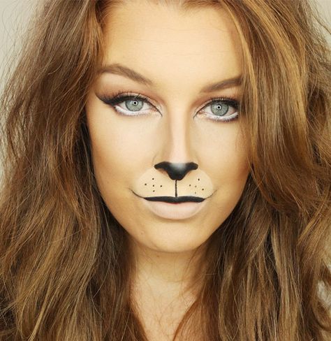 To be a lioness for Halloween you'll need black eyeliner, white eyeliner, and false lashes. Lion Costume Diy, Lion Makeup, Cat Halloween Costumes, Lion Halloween Costume, Lion Halloween, Cat Halloween Makeup, Holidays Crafts, Lion Costume, Chat Halloween