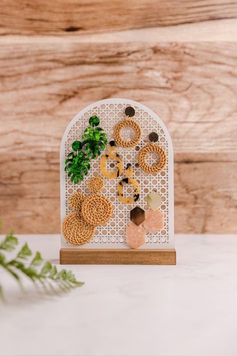 Boho Display, Boho Jewelry Display, Bedroom Decor Minimalist, Laser Jewelry, Organizer Bedroom, Ramadan Kareem Pictures, Jewelry Display Organizer, Wooden Arch, Earring Storage