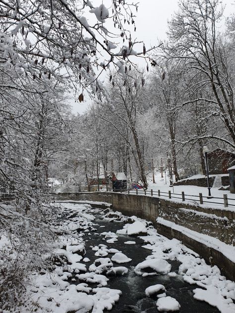 Borjomi park. #borjomi #borjomula #winter #snow #snowfall #river #park #georgia Georgia In Winter, Park River, Georgia Country, River Park, Creative Instagram Stories, Snow Winter, Winter Snow, Backyard Garden, Instagram Story