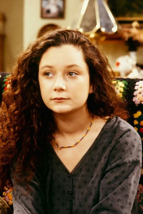 Darlene Conner, Roseanne Tv Show, Kathryn Erbe, Sara Gilbert, Tv Moms, Roseanne Barr, Star Actress, Child Actors, Comedy Tv