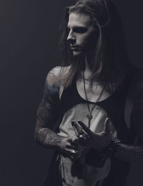 Metalhead Guy, Man With Long Hair, Goth Guys, Boys Long Hairstyles, Long Hair Styles Men, Tattoos For Guys, Mens Hairstyles, Beautiful People, Long Hair