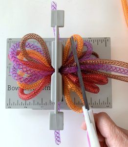 Let's Make a Mesh Tube Bow Centerpiece or Wreath for Halloween : Bowdabra Mesh Tube Bows, Mesh Tubing Crafts, Mesh Tubing Wreath, Making Bows For Wreaths, Bow Centerpiece, Bow Tying, Bow Making Tutorials, Diy Wreath Bow, Summer Deco Mesh Wreaths