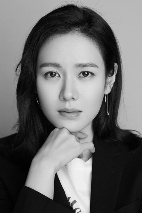 Son Ye Jin reveals she didn't expect to ... Son Ye Jin, 얼굴 그리기, Hyun Bin, Korean Artist, Black And White Portraits, Korean Actresses, Kdrama Actors, Korean Celebrities, 인물 사진