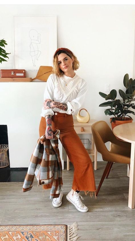 Pants With Converse, Wide Leg Pants Outfit, Cosy Outfit, Mode Hippie, Cropped Wide Leg Pants, Mode Casual, I Feel Good, Estilo Boho, Mode Inspiration