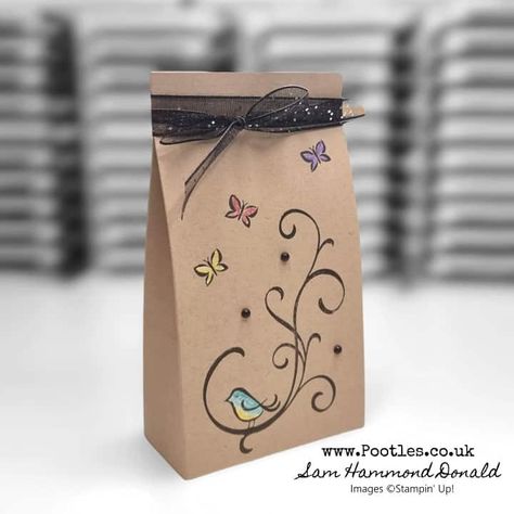 Gift Bags Decorating Ideas, Decorated Gift Bags Ideas, Decorating Gift Bags Ideas, Gift Bag Decorating Ideas, Paper Bag Decoration, Paper Bag Design, Decorated Gift Bags, Stazon Ink, Chalk Marker