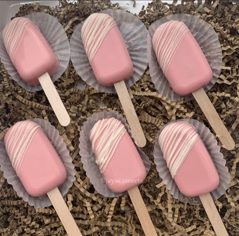 Pink Cake Popsicles, Pink Cakesicles, Glace Cake, Congratulations Baby Girl, Light Pink Party, Pastel Desserts, Menu Card Design, Barbie Theme Party, Cake Pop Decorating