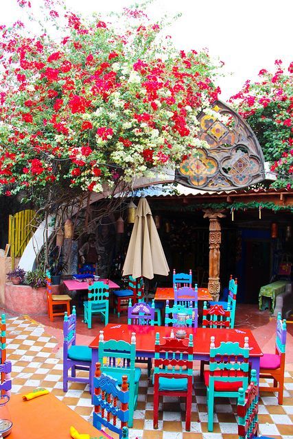 Mexican Courtyard | http://PhilosBooks.com Mexican Homes, Mexican Courtyard, Hacienda Kitchen, Mexican Garden, Mexican Colors, Mexican Kitchens, Mexico Style, Mexican Home, Hacienda Style