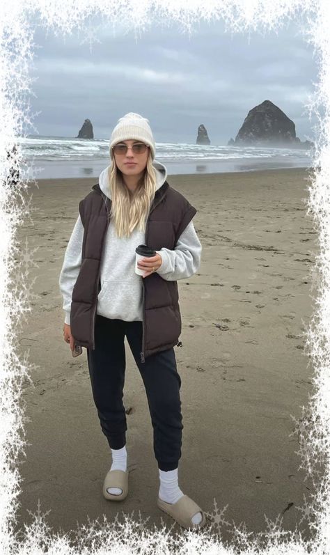 National Park Outfit Winter, Hiking Outfit Layers, Maine Fashion Fall, Hiking Apparel For Women, Pacific Northwest Fall Outfits, Smoky Mountains Outfits Fall, Maine Outfits Winter, Cabin Outfits Fall, Banff Fall Outfit