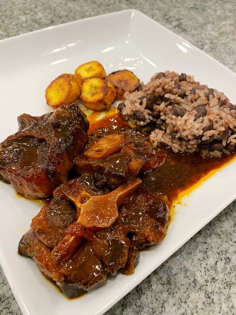 Jerk Oxtails Crockpot, Jerk Oxtails Jamaican Recipes, Jerk Oxtails, Oxtail Recipes Easy, Ox Tails, Bahamian Food, Jamaican Oxtail, Oxtail Recipes, Jamaican Cuisine