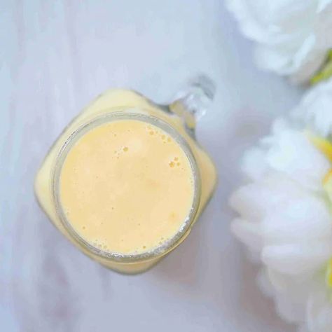 Mango Vanilla Smoothie - Nourish Your Glow Mango Breakfast, To Smell Like Vanilla, Chocolate Breakfast Smoothie, Smell Like Vanilla, Mango Smoothie Recipes, Chocolate Peanut Butter Smoothie, Breakfast Smoothie Bowl, Vanilla Smoothie, Cherry Smoothie