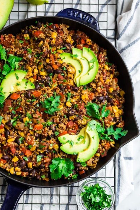 Mexican Quinoa Vegetarian Quinoa Recipes, Canned Corn Recipes, One Pan Mexican Quinoa, Mexican Quinoa, Vegetarian Quinoa, Mexican Recipe, Black Bean Quinoa, Healthy Mexican, Healthy Weeknight Dinners