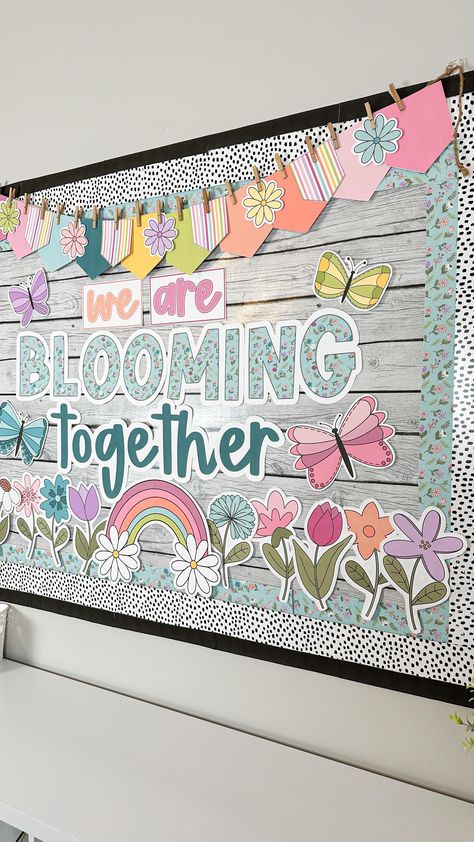 Instagram Preschool Theme Room Ideas, Kindness Theme Classroom, Board Themes Ideas, Elementary Classroom Board Ideas, Imagination Blooms Here Bulletin Board, Grade 5 Classroom Decoration, Classroom Decor For 3rd Grade, Inspirational Bulletin Boards Elementary, Elementary Back To School Bulletin Board