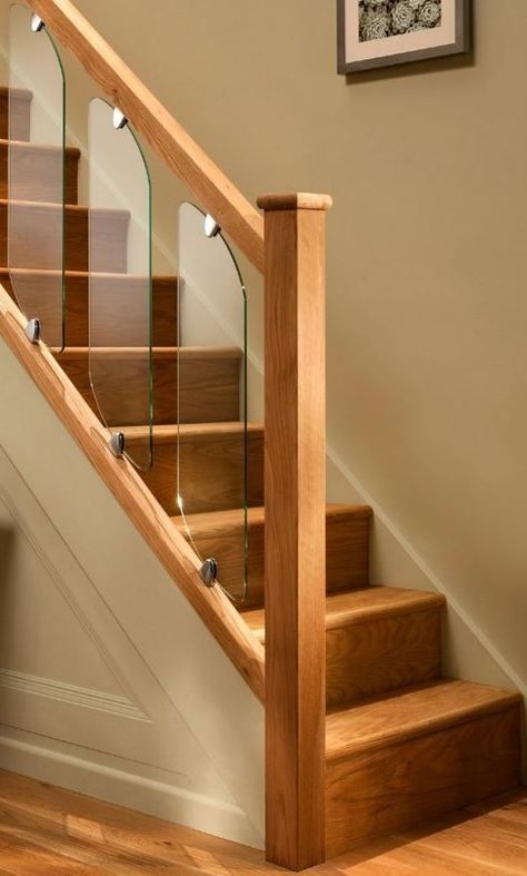 Reling Design, Wooden Staircase Railing, Wooden Staircase Design, Glass Handrail, Interior Stair Railing, Staircase Design Modern, Staircase Railing Design, Stairs Design Interior, Interior Staircase