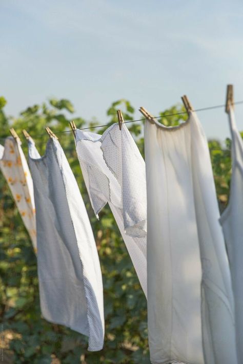 White Laundry, Washing Line, Fresh Linen, Green Cleaning, Back To Nature, Advertising Photography, Slow Living, Clothes Line, Image House