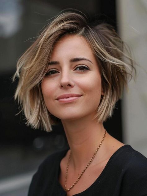 Stunning Short Hair Balayage Trends 2024 Unique Short Hair, Balayage Techniques, Balayage Styles, Bob Haircut For Round Face, Long Face Haircuts, Modern Short Hairstyles, Stylish Short Hair, Oval Face Haircuts, Layered Bob Hairstyles