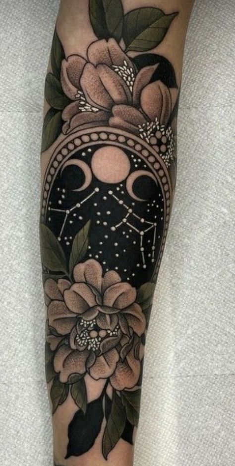 Cover Up Tattoos For Women, Feminine Skull Tattoos, Mandala Tattoo Sleeve, Hippie Tattoo, Tattoos Infinity, Tattoos Mandala, Tattoos For Women Half Sleeve, Upper Arm Tattoos, Inspiration Tattoo