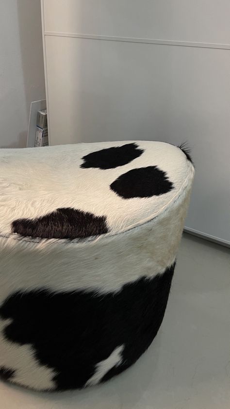 Cow Print Furniture, Cowhide Aesthetic, Cow Print Aesthetic, Ottoman Aesthetic, Receipt Design, Modern Interior Style, 70s Room, Cowhide Decor, Cow Rug