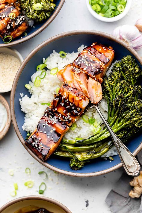 Grilled Teriyaki Salmon Grilled Teriyaki Salmon, Salmon Grilled, Salmon Teriyaki, Parmesan Salmon, Salmon Teriyaki Recipe, Delicious Salmon Recipes, Glazed Sweet Potatoes, Marinated Salmon, Sprouts Salad