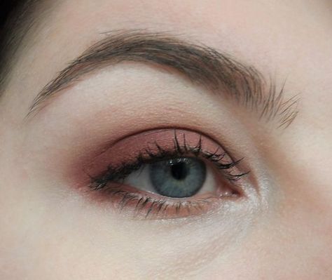 Pretty Eye Makeup For Blue Eyes, Rust Eyeshadow, Eye Makeuo, Eyeliner Trends, Venus Palette, Makeup Geek Eyeshadow, Mekap Mata, Makeup Tutorial Step By Step, Matte Blush