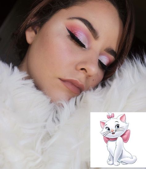 BH Cosmetics “Weekend Festival Palette” Marie from Aristocats inspired look Marie From Aristocats, Movie Character Halloween Costumes, Make Up Yeux, Disney Inspired Makeup, Character Halloween Costumes, Weekend Festival, Disney Hair, Cat Cosplay, Disney Cats