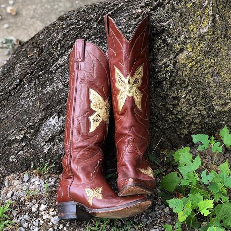 Homesteading Animals, Vintage Boots, Vintage Butterfly, Red Shoes, Vintage Brown, Cowgirl Boots, Red Heart, Cowboy Boots, Cool Things To Buy