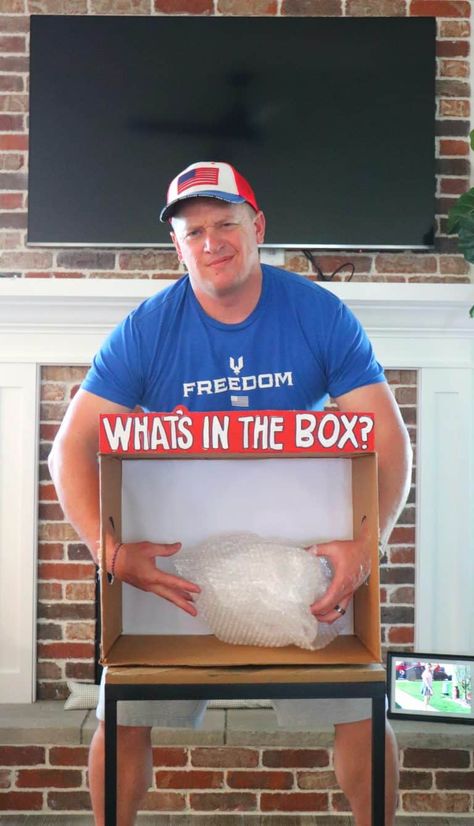 What's in the Box- fun group game! - A girl and a glue gun Whats In The Box Game Ideas For Kids, Whats In The Box Game Ideas Halloween, Whats In The Box Game Ideas Christmas, Games For The Elderly Activities, New Years Games For Kids Activities, Adult Birthday Party Games Hilarious, What’s In The Box Game, Party Prize Ideas For Adults, Giant Dice Games