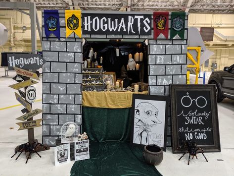 Diagon Alley Trunk Or Treat, Harry Potter Halloween Trunk Or Treat, Harry Potter Booth Ideas, Hogwarts Trunk Or Treat, Trunk Or Treat Harry Potter, Trunk Or Treat Harry Potter Theme, Harry Potter Trunk Or Treat Ideas, Christmas Harry Potter Decoration, Harry Potter Trunk Or Treat