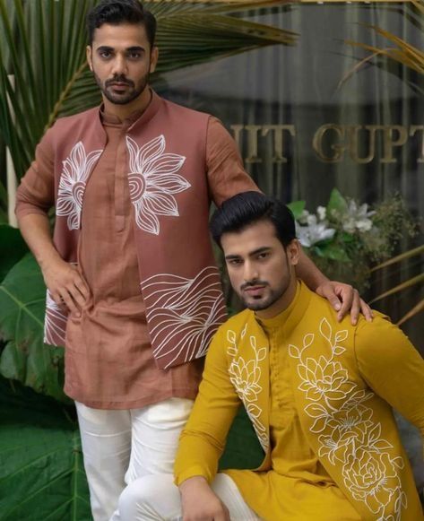 Durga Puja Outfit Ideas Men, Indowesten Design Men, Mens Indian Wear Kurta, Navratri Kurta For Men, Men Kurta Designs Style, Indian Wedding Suits Men, Mens Traditional Wear, Indian Wedding Clothes For Men, Mens Indian Wear