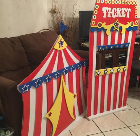 Diy Circus Decorations, Circus Tent Craft, Circus Theme Decorations, Circus Party Decorations, Circus Birthday Party Theme, Carnival Birthday Party Theme, Circus Carnival Party, Halloween Circus, Carnival Decorations