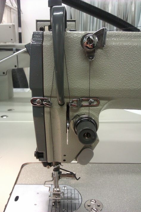 Learning how to thread an industrial sewing machine Industrial Sewing Machine Tutorials, Juki Sewing Machine, How To Thread, Auto Upholstery, Sewing Machine Repair, Mechanical Parts, Sewing Furniture, Upholstery Diy, Industrial Machine