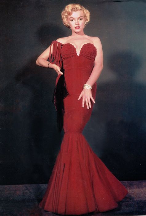 marilynmonroevideoarchives:  Marilyn Monroe - Best Young Box Office Personality,Henrietta Awards 1952 Marilyn Monroe Red Dress, John Derek, Monroe Dress, Tony Curtis, Marilyn Monroe Photos, Oleg Cassini, Norma Jean, Joan Crawford, Norma Jeane